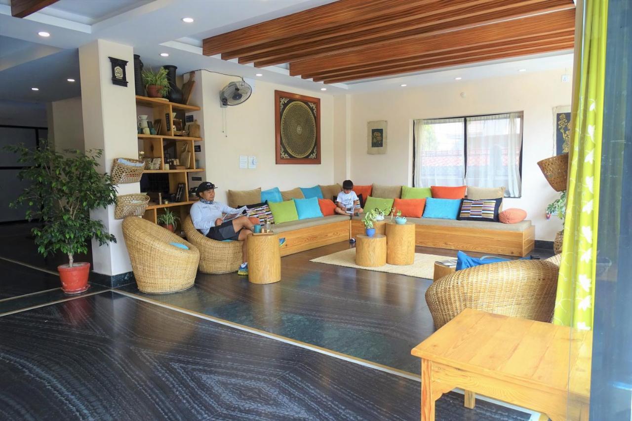 Hotel Karuna Pokhara Bagian luar foto