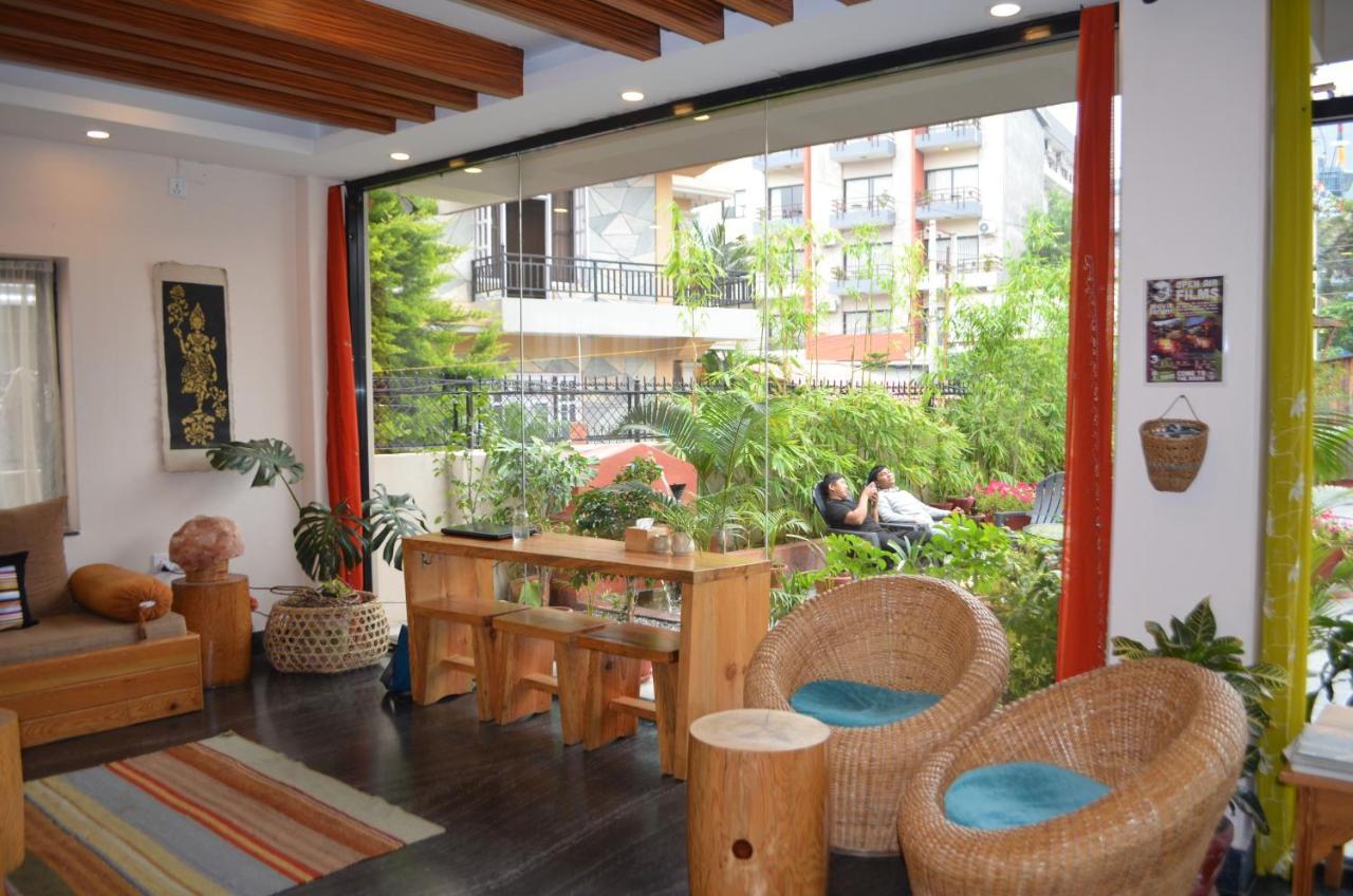 Hotel Karuna Pokhara Bagian luar foto