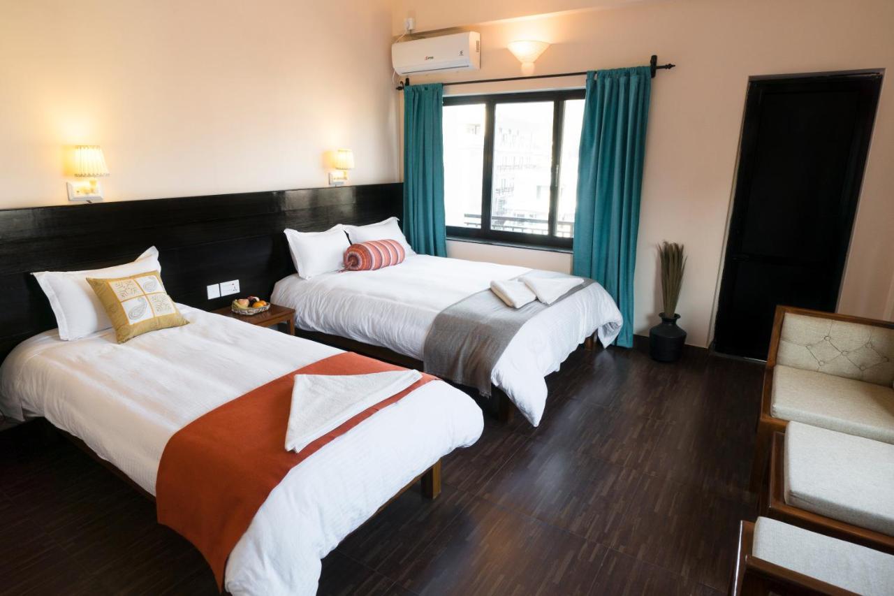 Hotel Karuna Pokhara Bagian luar foto
